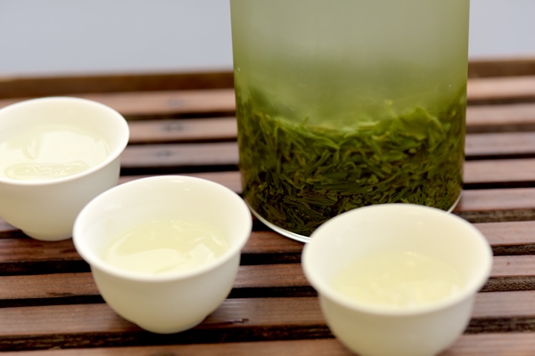 FIN茶葉はしずむ.jpg