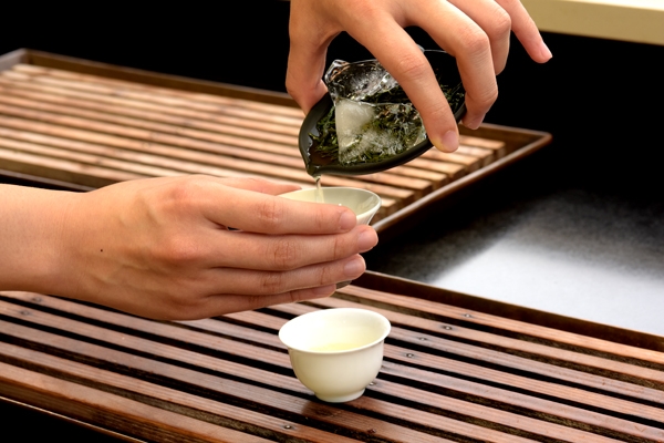 皿出し注ぎ.jpg
